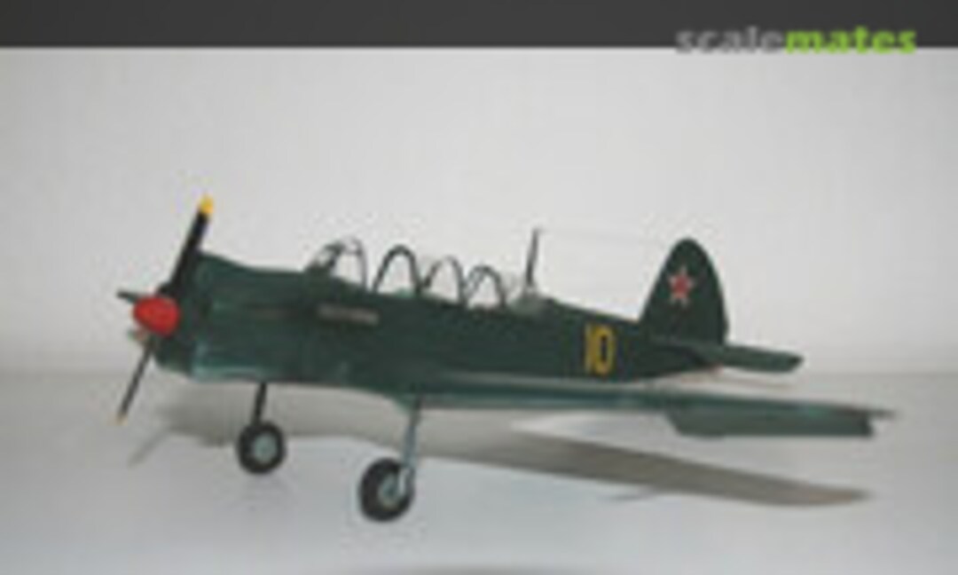 Yakovlev Yak-18 1:32