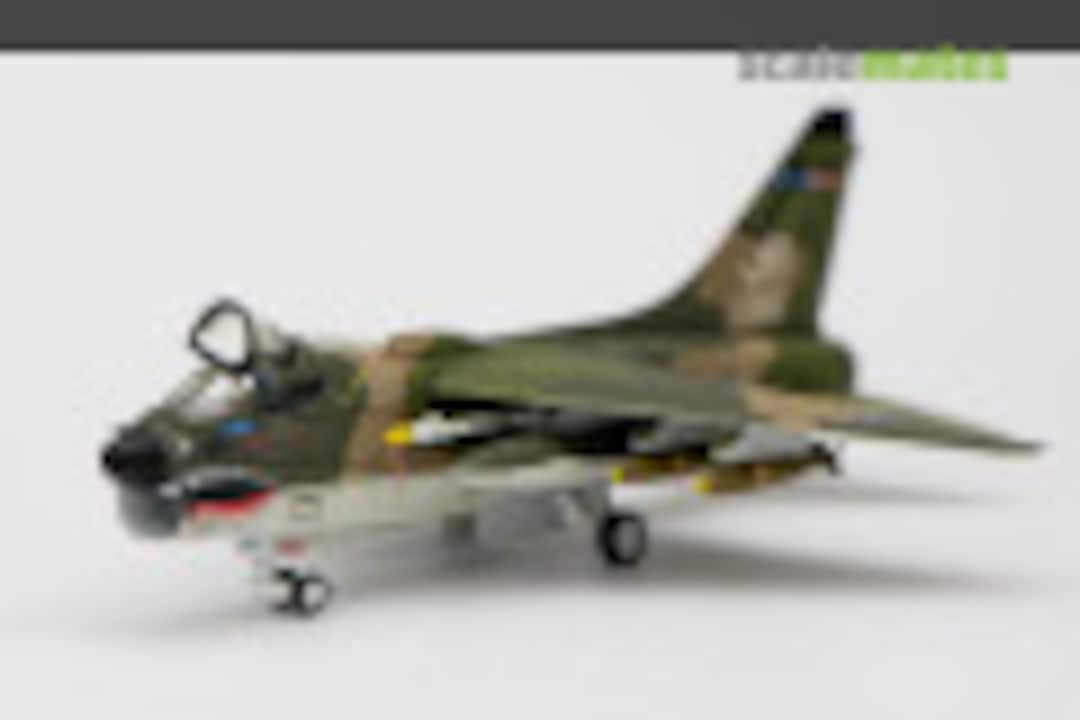 A-7D Corsair II 1:144