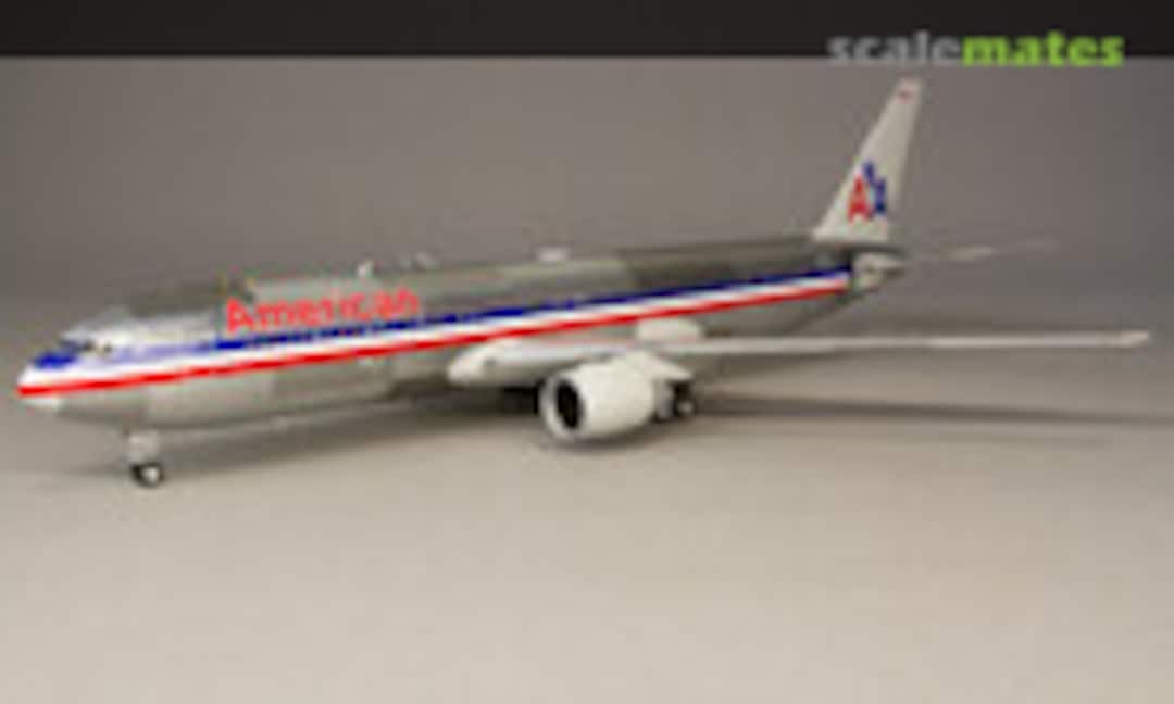 Boeing 767-300 1:144