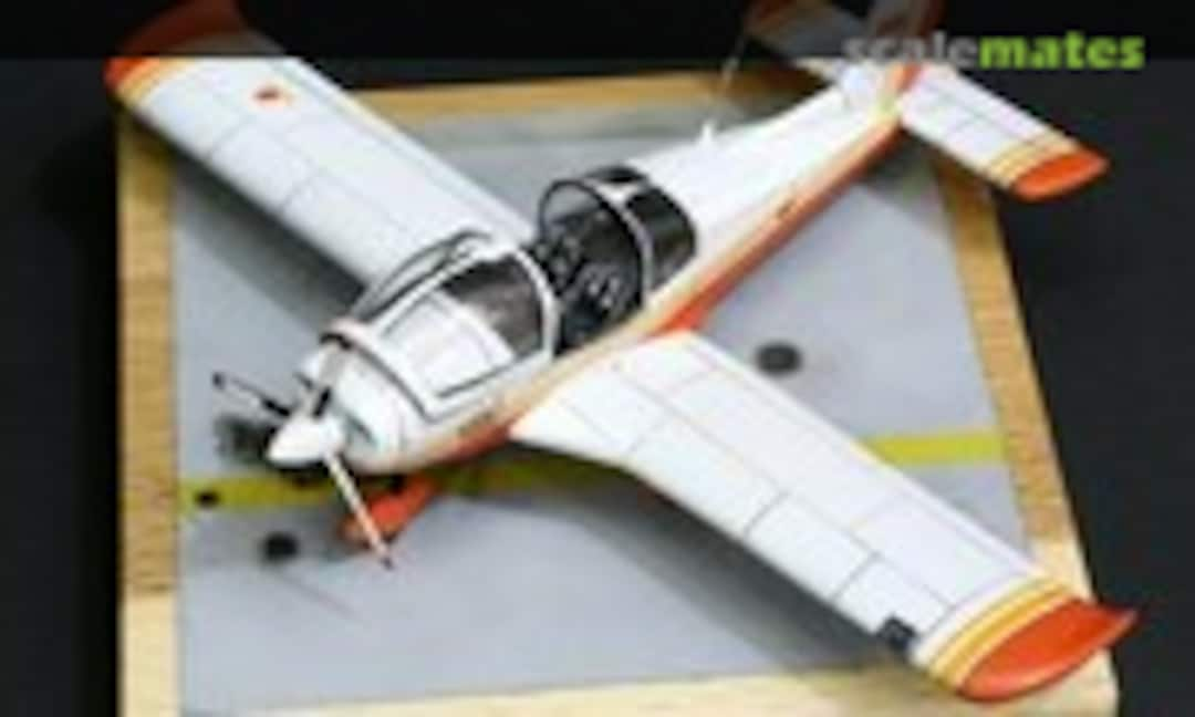 Zlin Z-242L 1:72