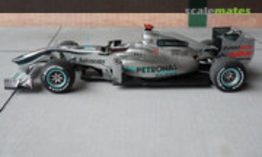 Mercedes GP Petronas MGP W01 1:24