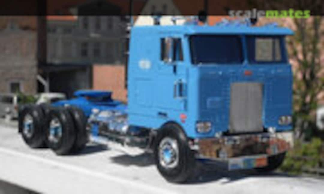 Peterbilt 352 COE 1:25