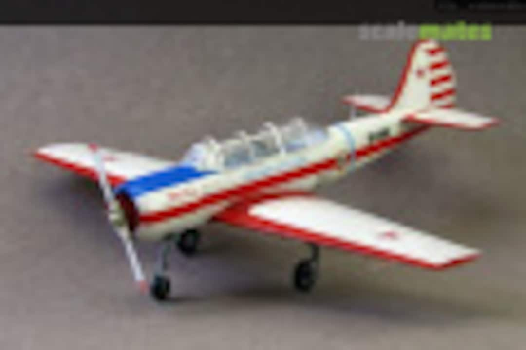 Yakovlev Yak-52 1:48