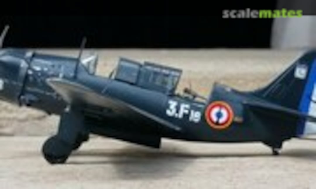 Curtiss SB2C-5 Helldiver 1:72