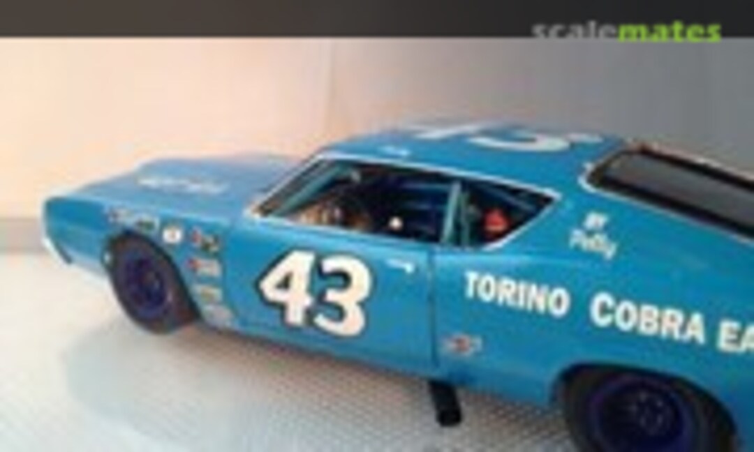 Petty Torino 1:25