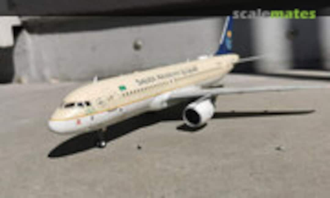 Airbus A320-214 1:144