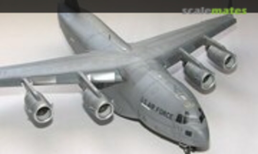 Boeing C-17A Globemaster III 1:144