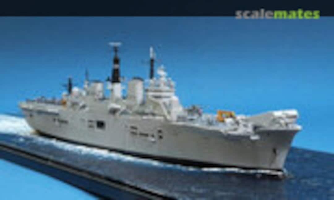 HMS Illustrious 1:700