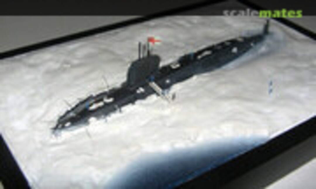 HMS Tireless 1:700