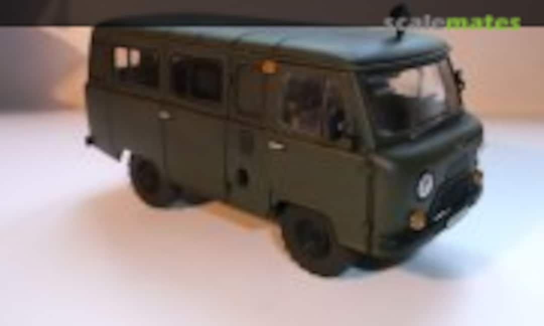 UAZ-452 1:35