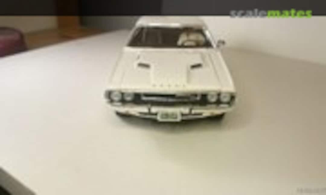 Dodge Challenger 1:25