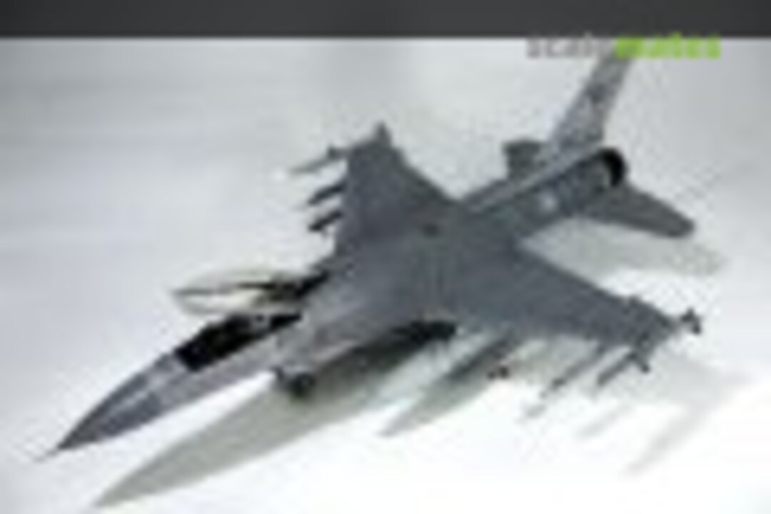 Lockheed Martin F-16C Fighting Falcon 1:48