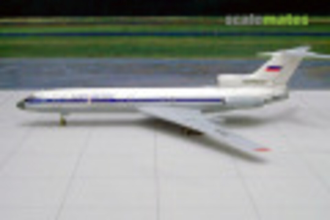 Tupolev Tu-154S 1:144