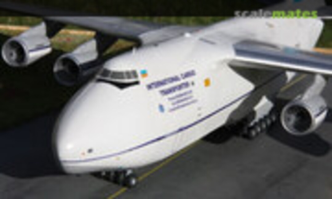 Antonov An-124 Ruslan 1:144