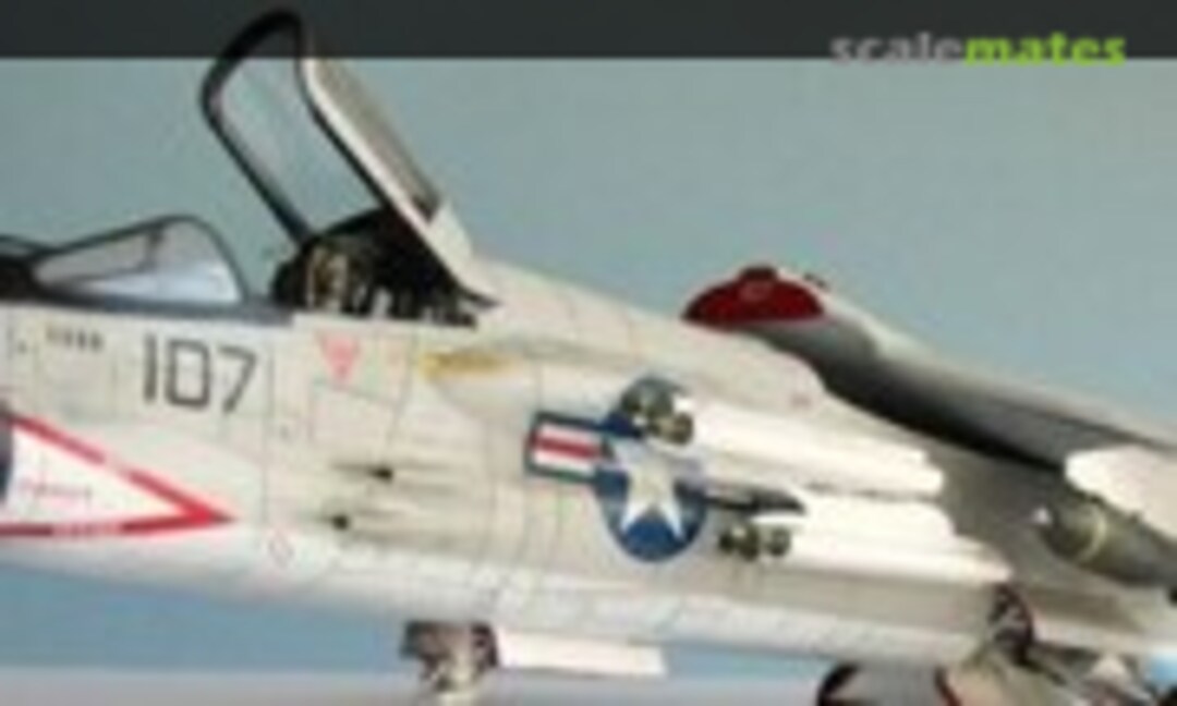 Vought F-8E Crusader 1:48