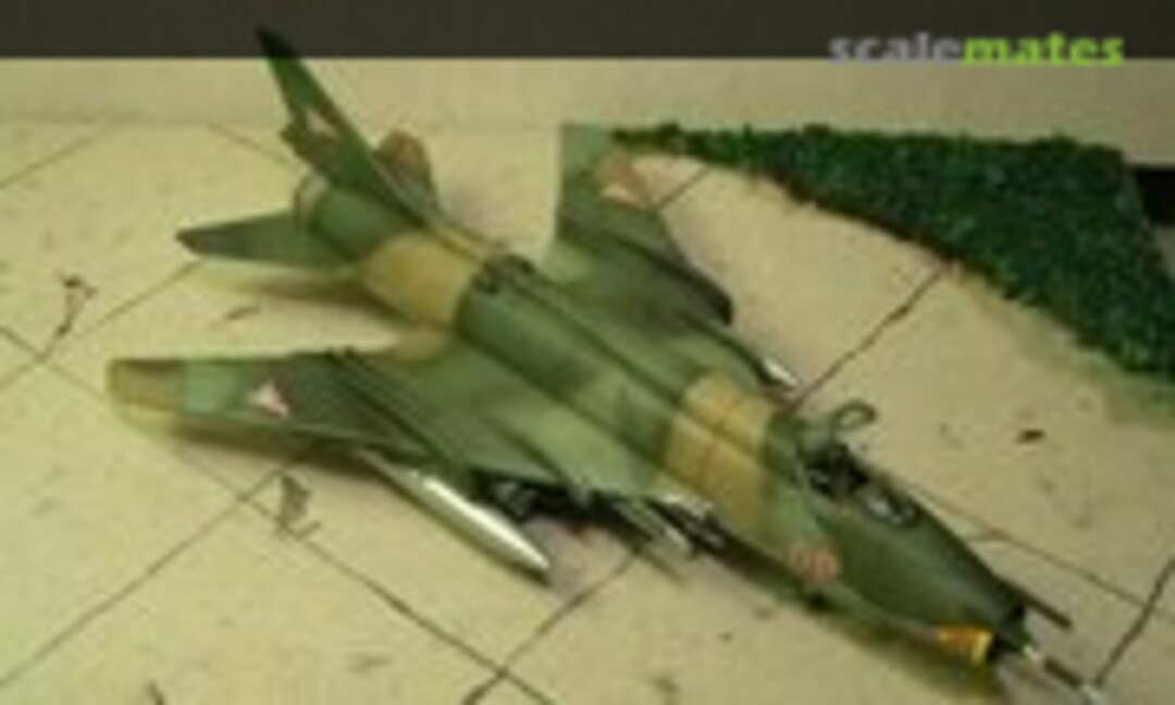 Sukhoi Su-22M3 Fitter-J 1:144