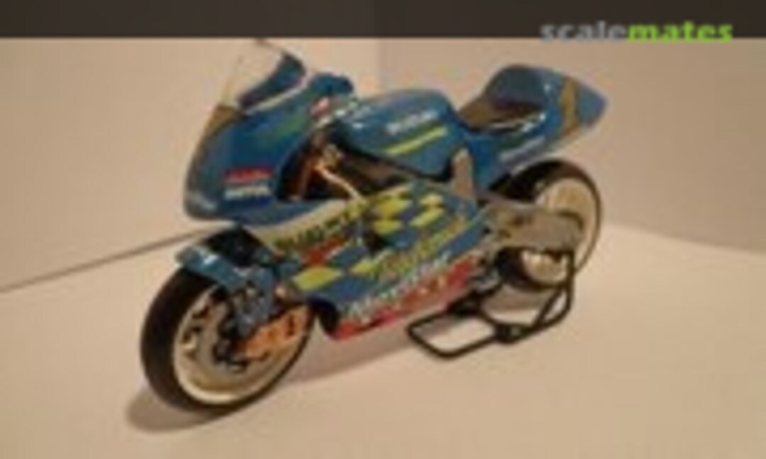 SUZUKI RGV 500 1:24