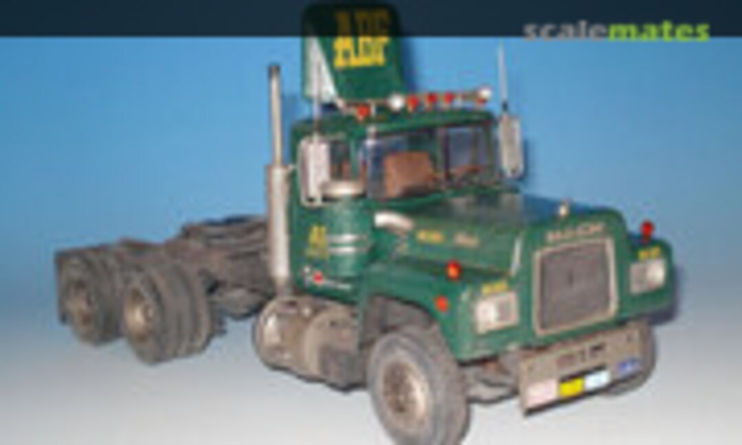 Mack R685 1:24