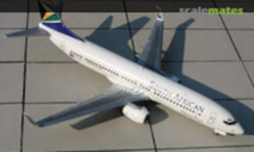 Boeing 737-800 1:144