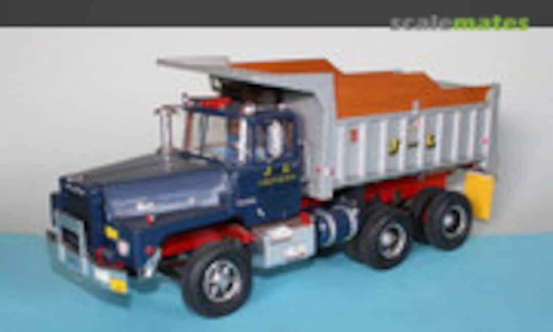 Mack DM 800 1:25