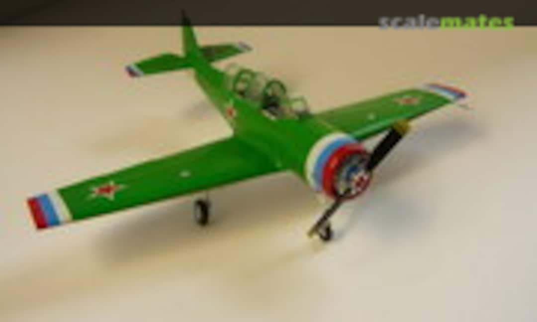 Yakovlev Yak-52 1:72