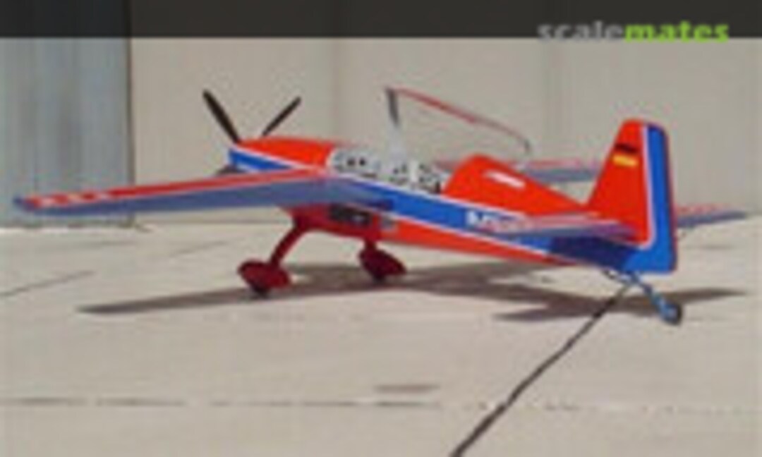 Extra 300 1:72