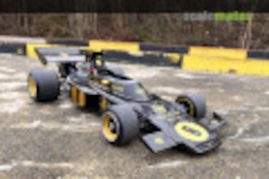 Lotus 72D 1:8