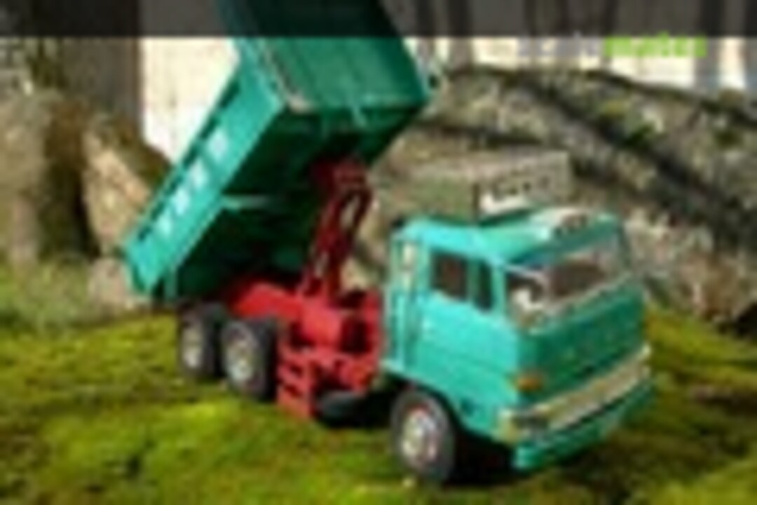 Mitsubishi Fuso Dump Truck 1:24