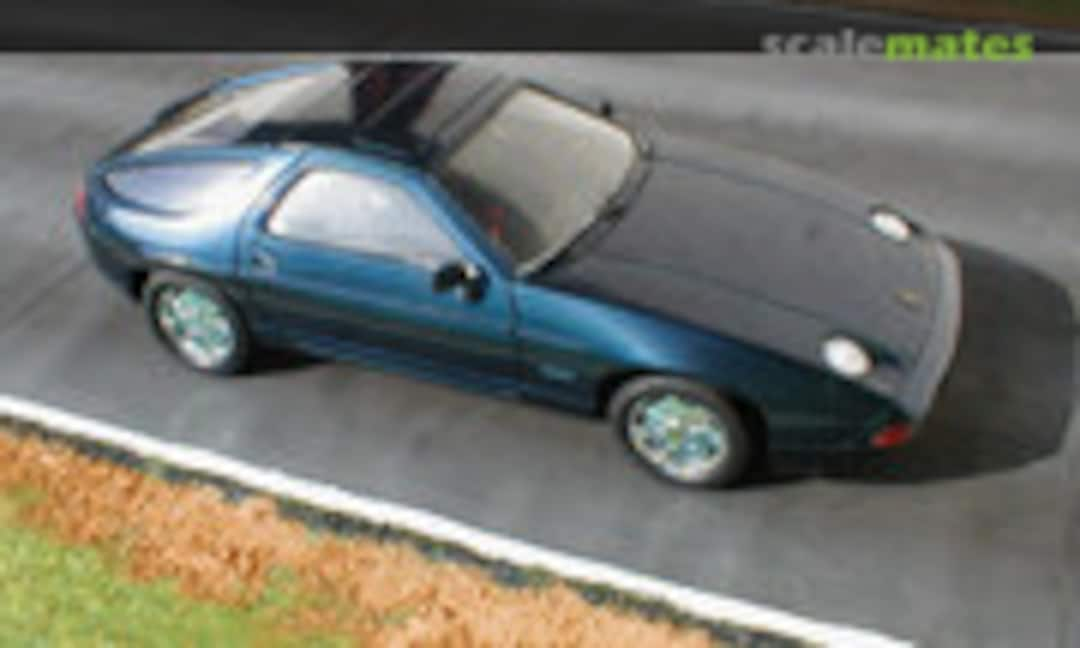 Porsche 928 S4 1:24