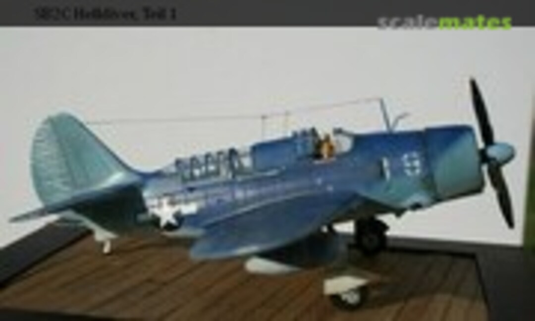 Curtiss SB2C Helldiver 1:72