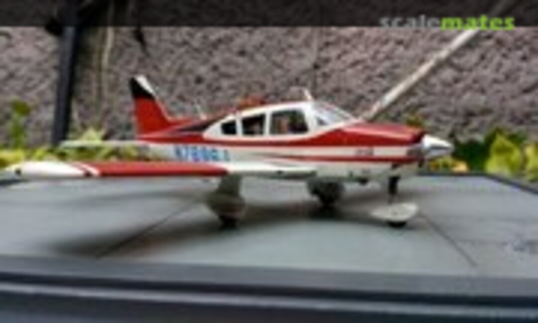 Piper Cherokee 1:72