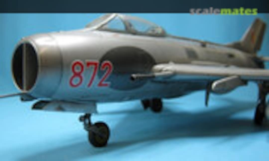 Mikoyan-Gurevich MiG-19S Farmer-C 1:32