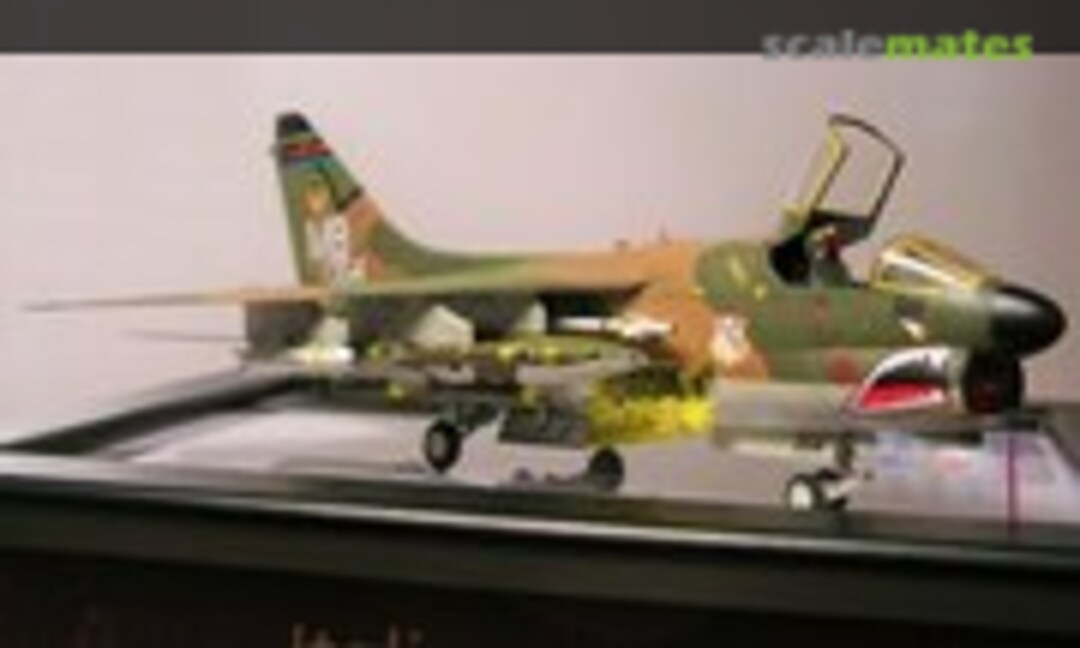 Vought A-7D Corsair II 1:72