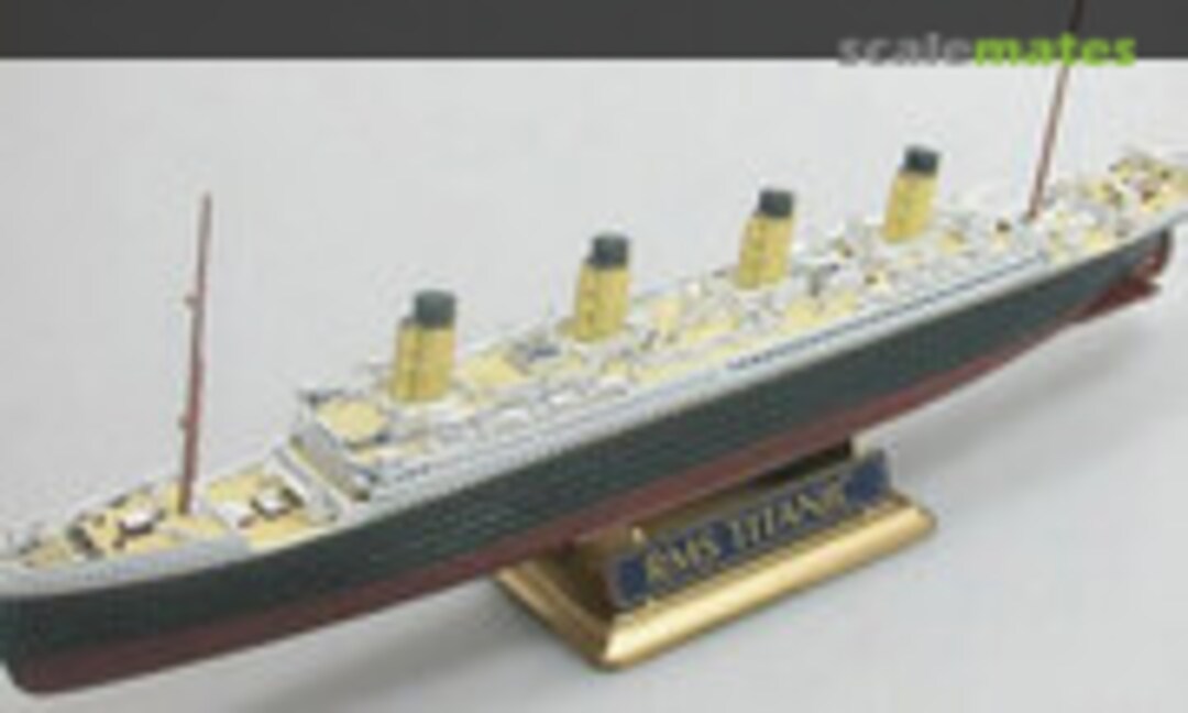 RMS Titanic 1:1200