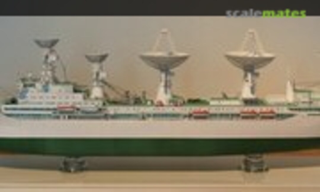 Tracking ship Kosmonavt Yuriy Gagarin 1:200