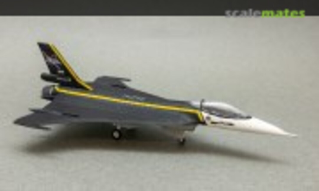 F-16XL 1:144