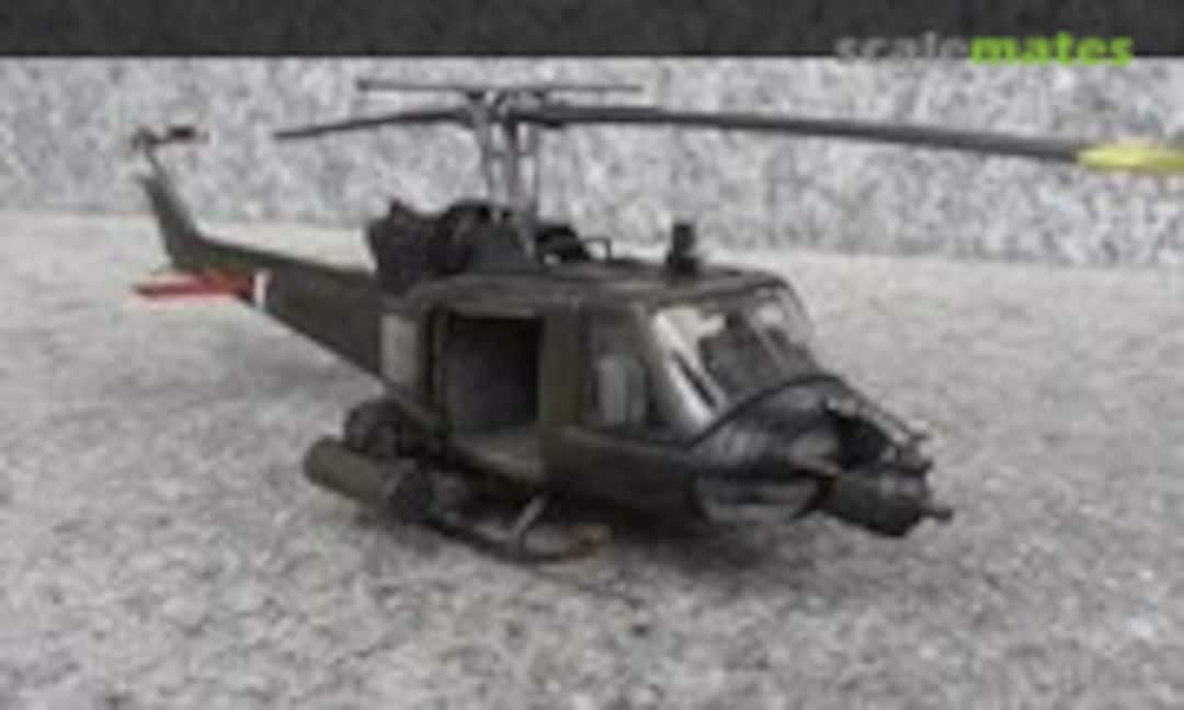 UH-1C Huey 1:72