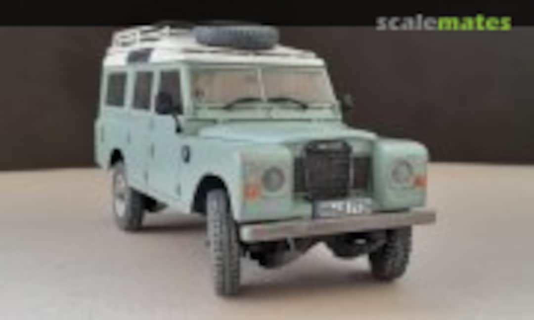 Land Rover Series III LWB Station Wagon 1:24