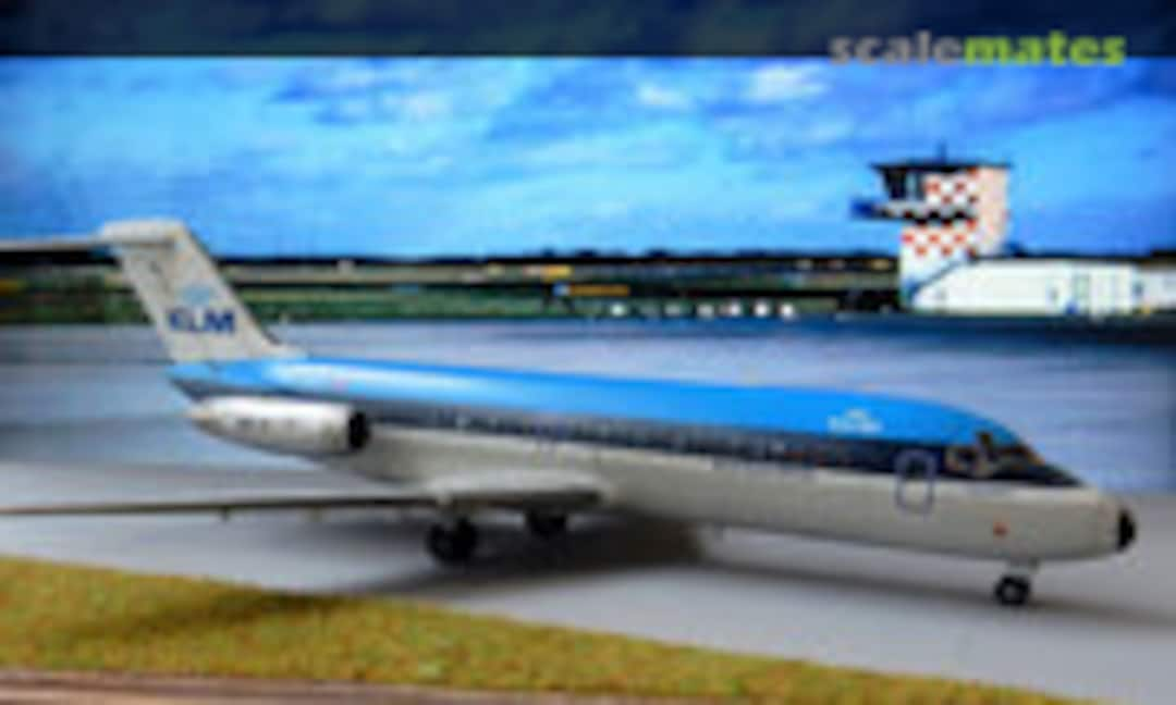 McDonnell Douglas DC-9-15 1:144