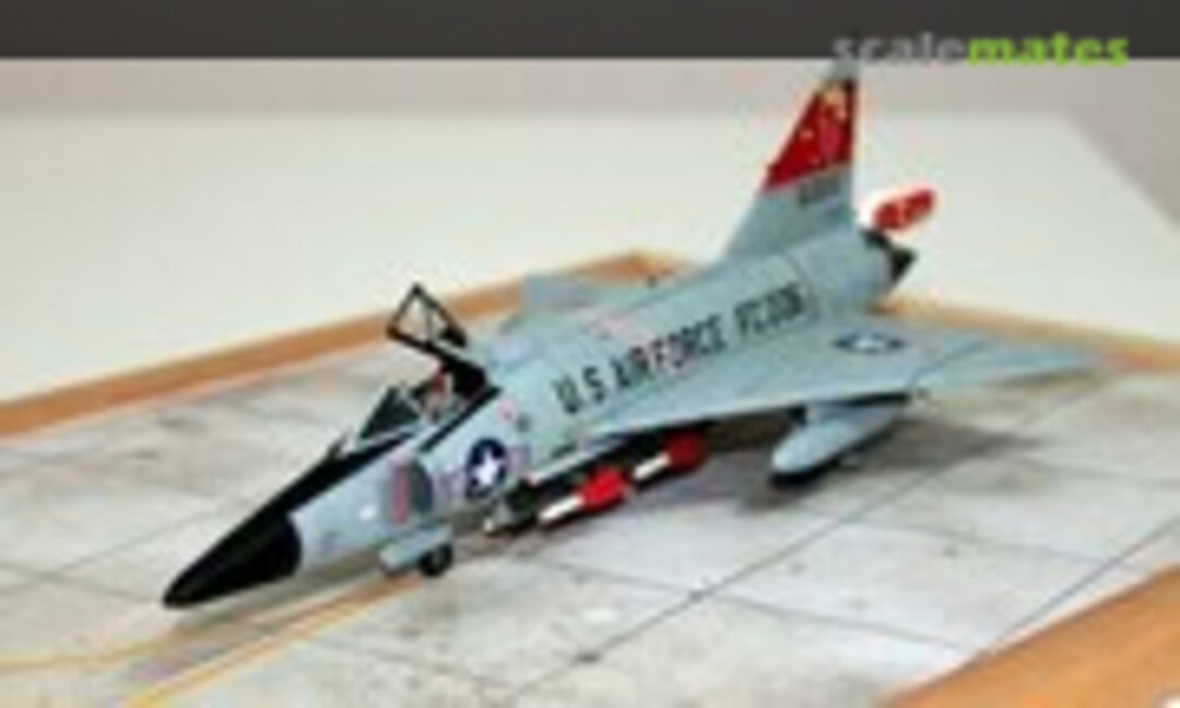 Convair F-102A Delta Dagger 1:72