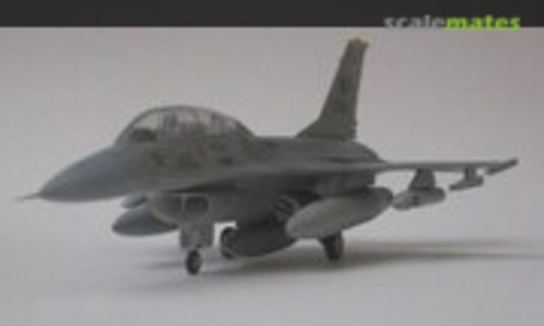 General Dynamics F-16B Fighting Falcon 1:72