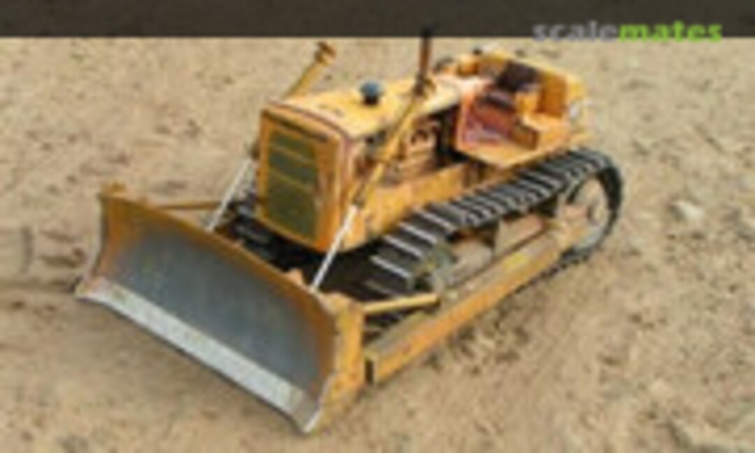 Caterpillar D8H Bulldozer 1:25