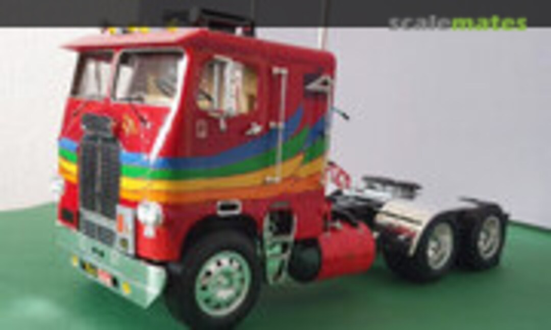 White-Freightliner Cabover 1:25