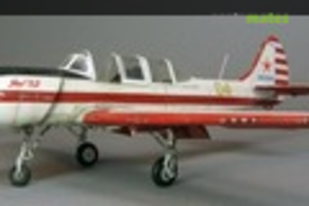 Yakovlev Yak-52 1:48