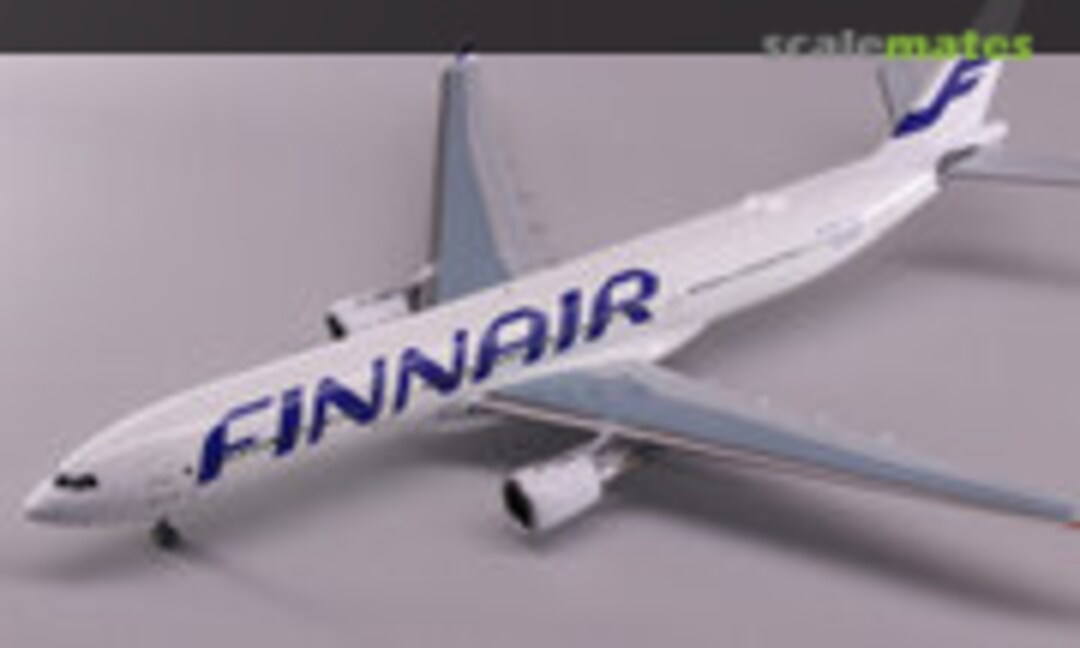 Airbus A330-300 1:144