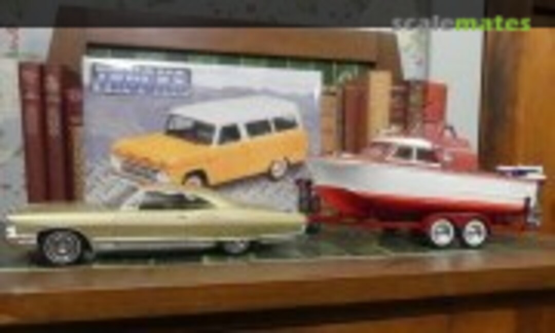 1959 Owens Deluxe Cruiser on trailer 1:25