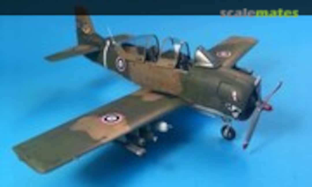 North American T-28D Trojan 1:72